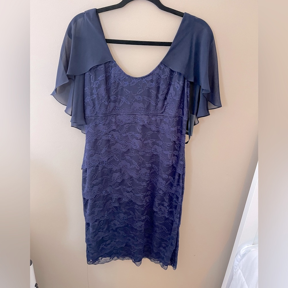 NWT Marina women’s Navy Blue beautiful Lace Dress. Size 10.